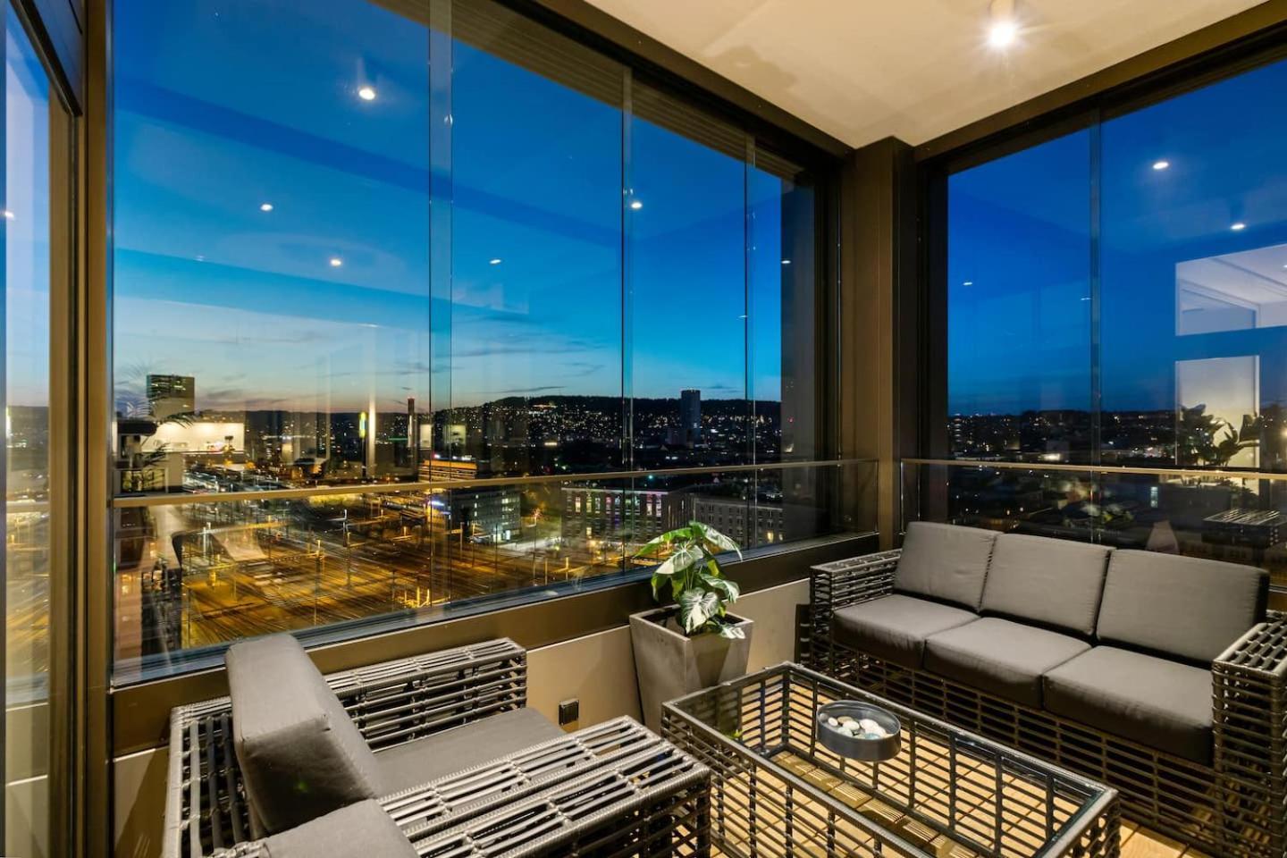 Btqleadingluxurypenthouse&garage Apartmán *